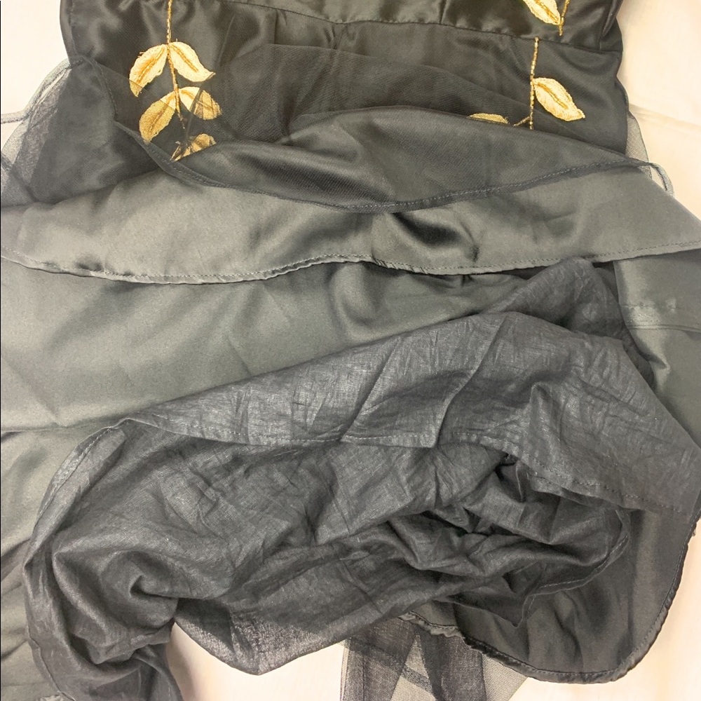 Black and Gold dress - Picture 6 of 7